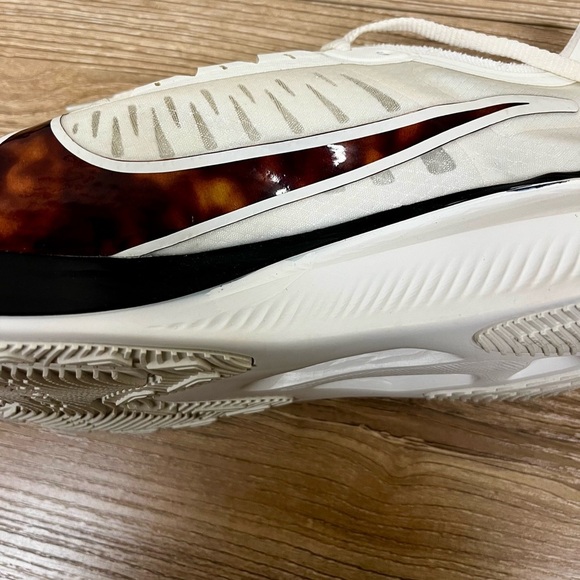 Nike Running Zoom Gravity White Sneakers Tortoise Shell Swoosh - 9 - Picture 10 of 12
